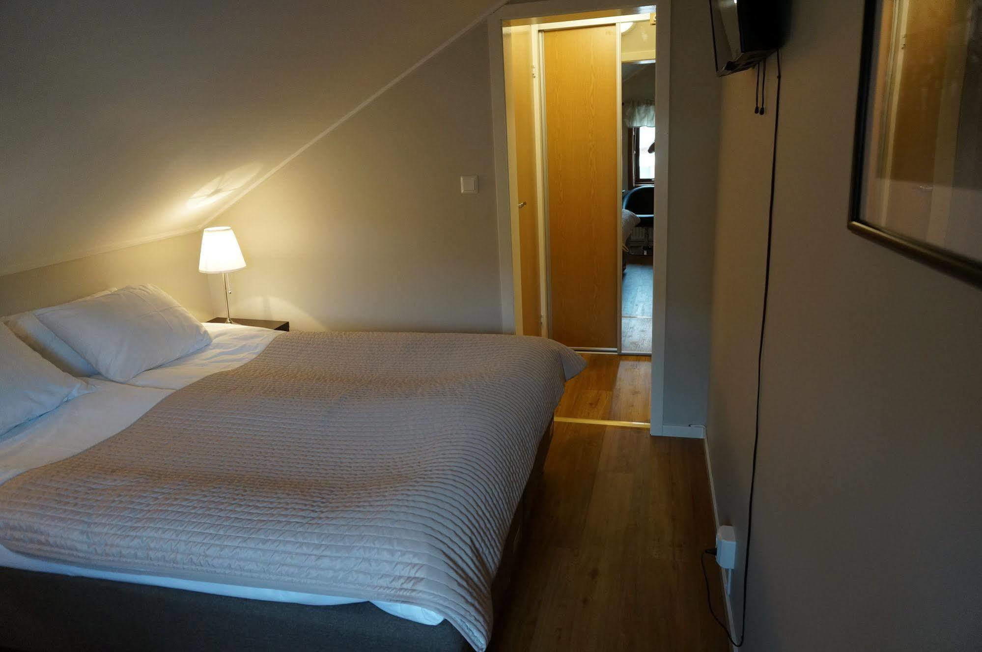 Hotell Villa Solviken Люсечиль Экстерьер фото